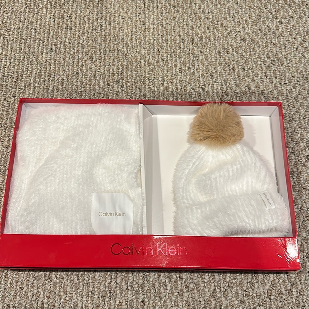 NWT Calvin Klein Hat & Scarf Set